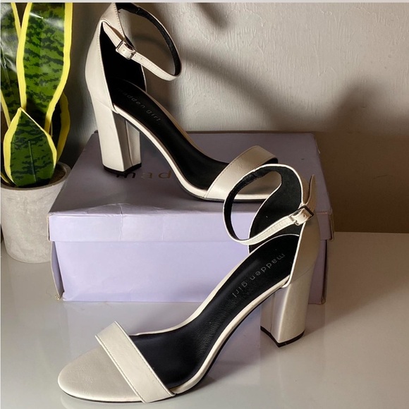 Madden‎ Girl Cream Block Heel Sandals - Picture 2 of 2